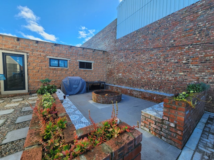 4 Bedroom Property for Sale in Blanco Western Cape